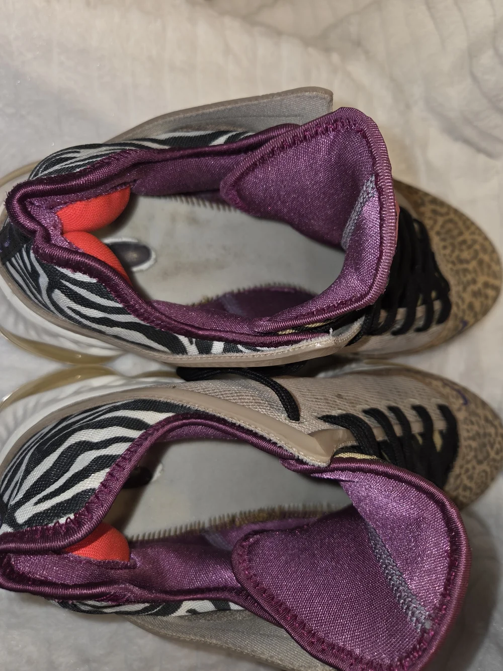 Size 10 Nike LeBron Xix Low Safari men's basketball shoes.